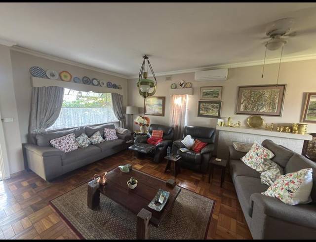 4 BEDROOM HOUSE FOR SALE IN PRESTBURY